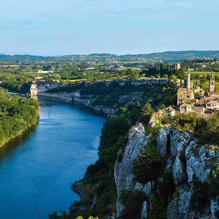 Appartement Neuf Avec Spa Saint-Martin-dʼArdèche 外观 照片