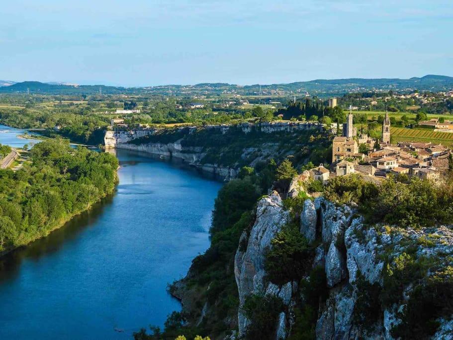 Appartement Neuf Avec Spa Saint-Martin-dʼArdèche 外观 照片